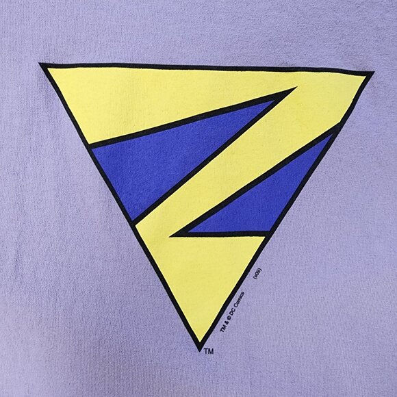 3/$15 DC Comics Lavender Wonder Twins Zane Graphic Tee Size Medium - Picture 3 of 6